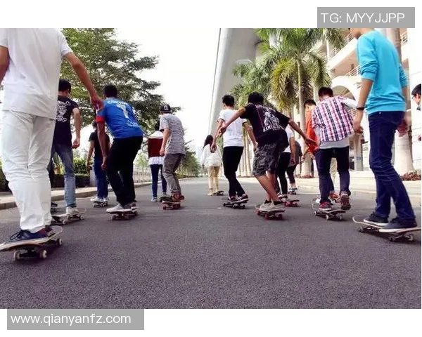 重庆滑板队的灵活性揭秘：滑板巨献带你领略城市运动的魅力与激情